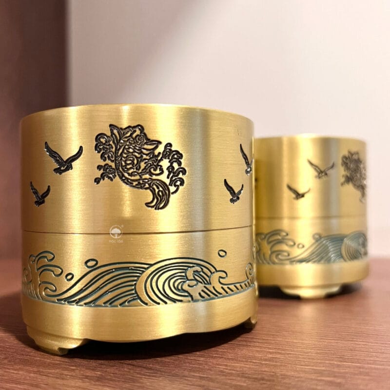 Lư xông trầm bằng đồng nguyên khối họa tiết cá chép và vân mây, snag trọng - bền bỉ - đẳng cấp