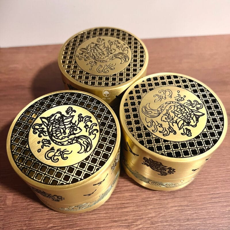 Lư xông trầm bằng đồng nguyên khối họa tiết cá chép và vân mây, snag trọng - bền bỉ - đẳng cấp