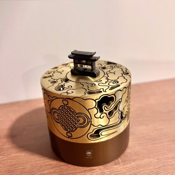 Lư xông trầm hương đồng đặc nguyên khối họa tiết nút thắt vô cực và vân mây, snag trọng - bền bỉ - đẳng cấp