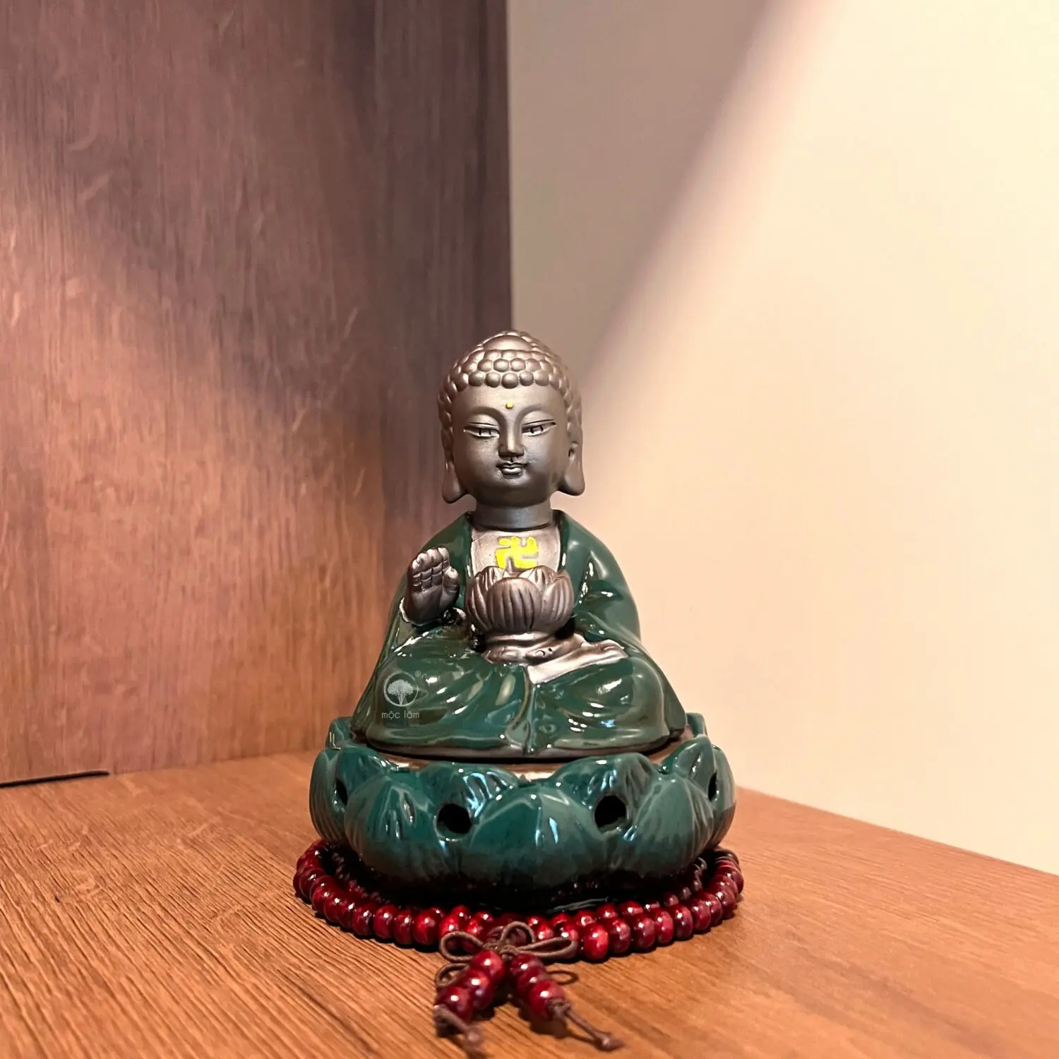 Lư Xông Trầm Hương Phật Bảo Đài - Sự Hoài Niệm Thanh Tịnh Trong Từng Đường Nét Lư Xông Trầm Hương Phật Bảo Đài - Sự Hoài Niệm Thanh Tịnh Trong Từng Đường Nét