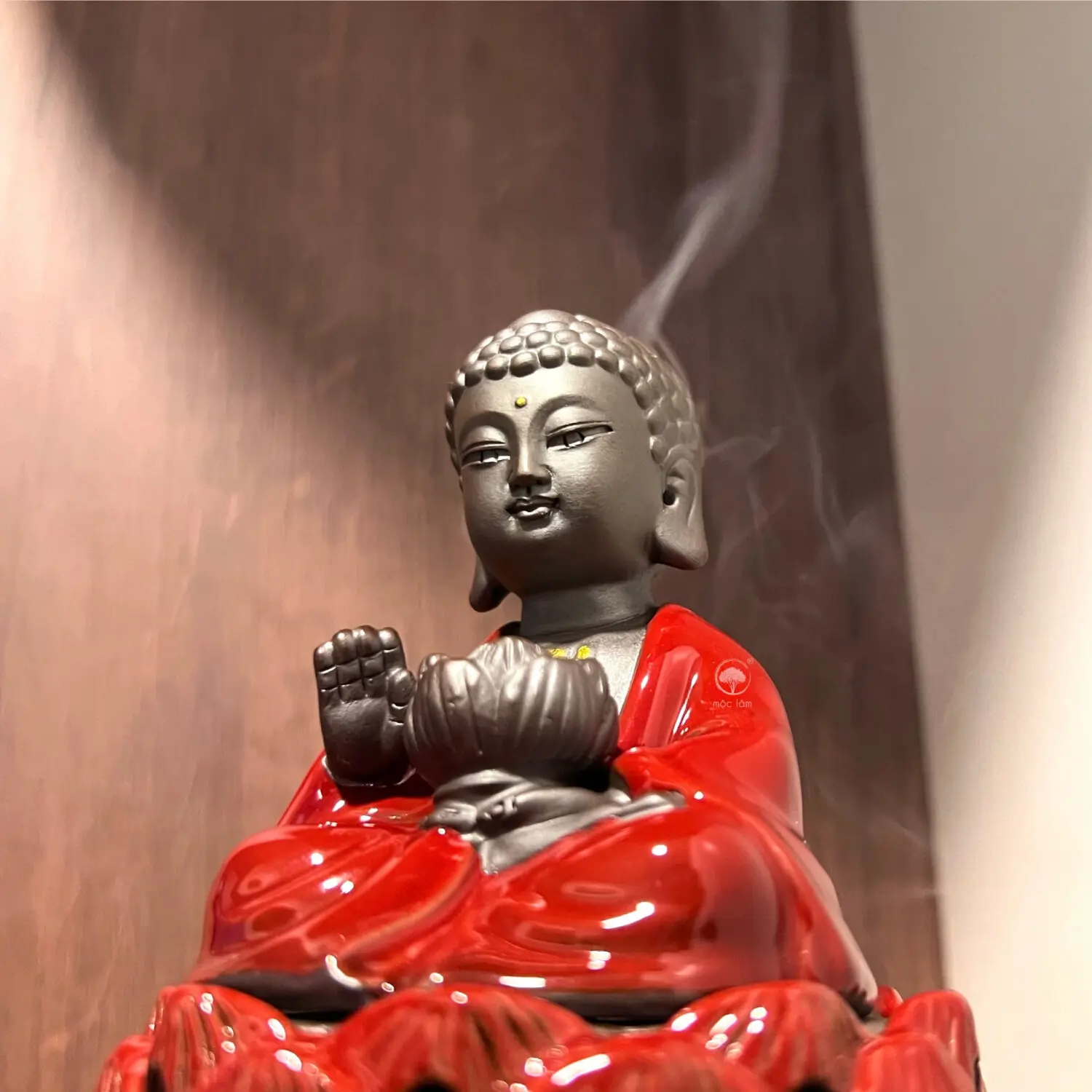Lư Xông Trầm Hương Phật Bảo Đài - Sự Hoài Niệm Thanh Tịnh Trong Từng Đường Nét Lư Xông Trầm Hương Phật Bảo Đài - Sự Hoài Niệm Thanh Tịnh Trong Từng Đường Nét