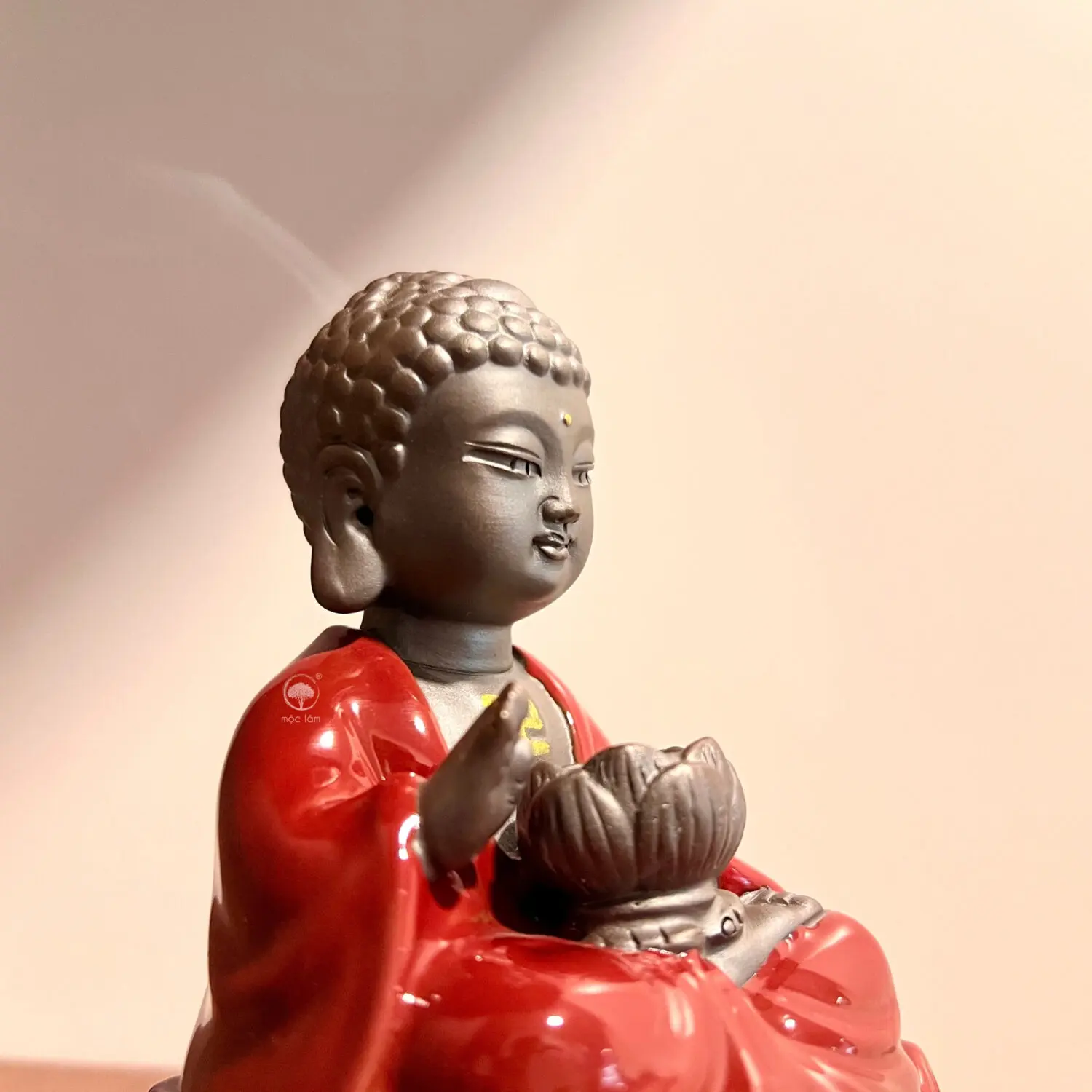 Lư Xông Trầm Hương Phật Bảo Đài - Sự Hoài Niệm Thanh Tịnh Trong Từng Đường Nét Lư Xông Trầm Hương Phật Bảo Đài - Sự Hoài Niệm Thanh Tịnh Trong Từng Đường Nét