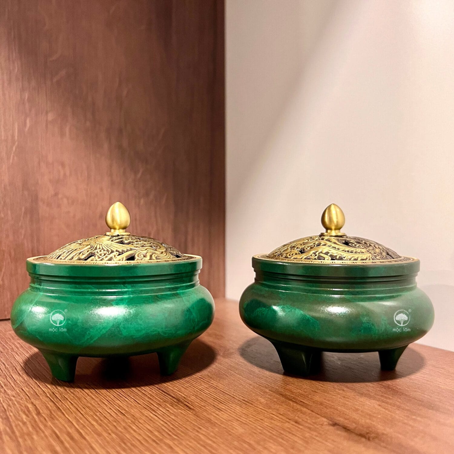 Lư Đồng Xông Trầm Hương sác Xanh Ngọc Lục Bảo sang trọng, hiệu ứng vân mây độc bản, phù hợp decor, phong thủy và quà tặng cao cấp Lư Đồng Xông Trầm Hương sác Xanh Ngọc Lục Bảo sang trọng, hiệu ứng vân mây độc bản, phù hợp decor, phong thủy và quà tặng cao cấp