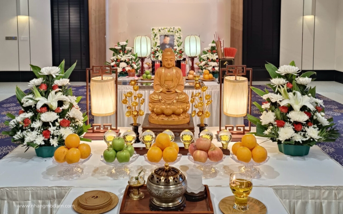 Cách thắp nhang cho người mới mất đúng phong tục Việt Nam